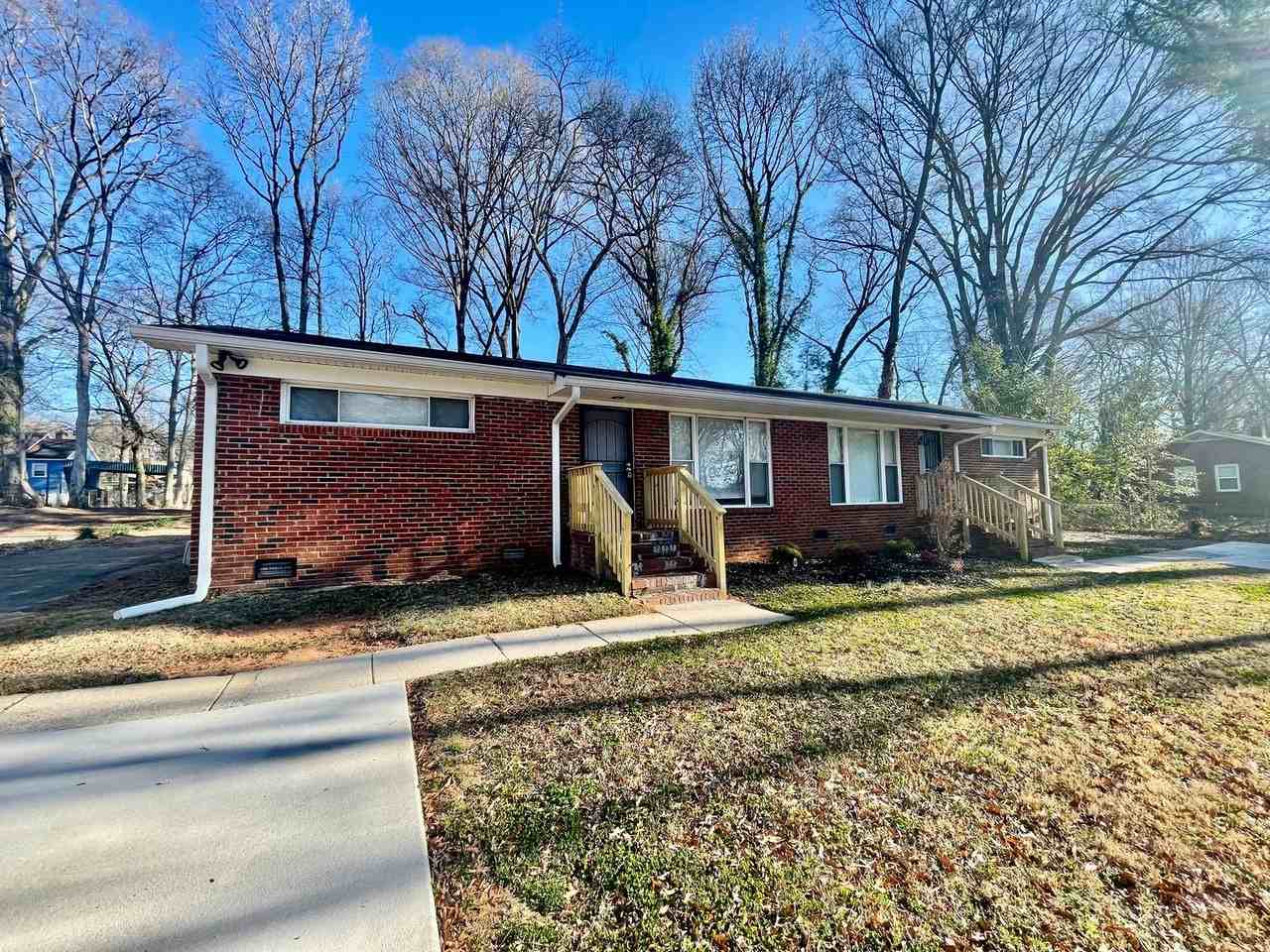 2935 Burgess Dr - Photo 2 of 15