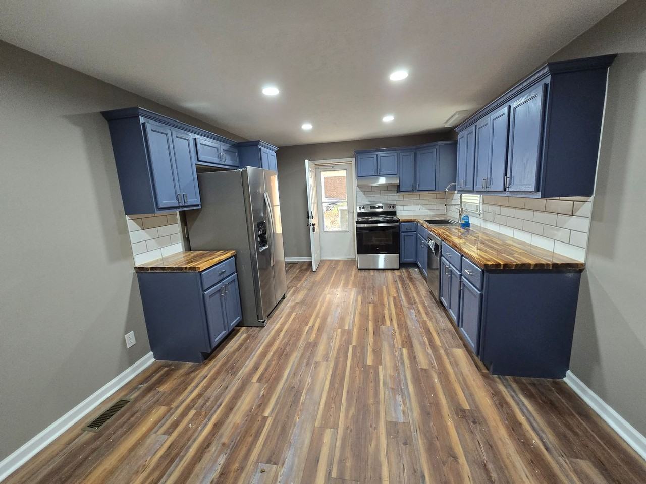 2517 Vestal Ave - Photo 3 of 32