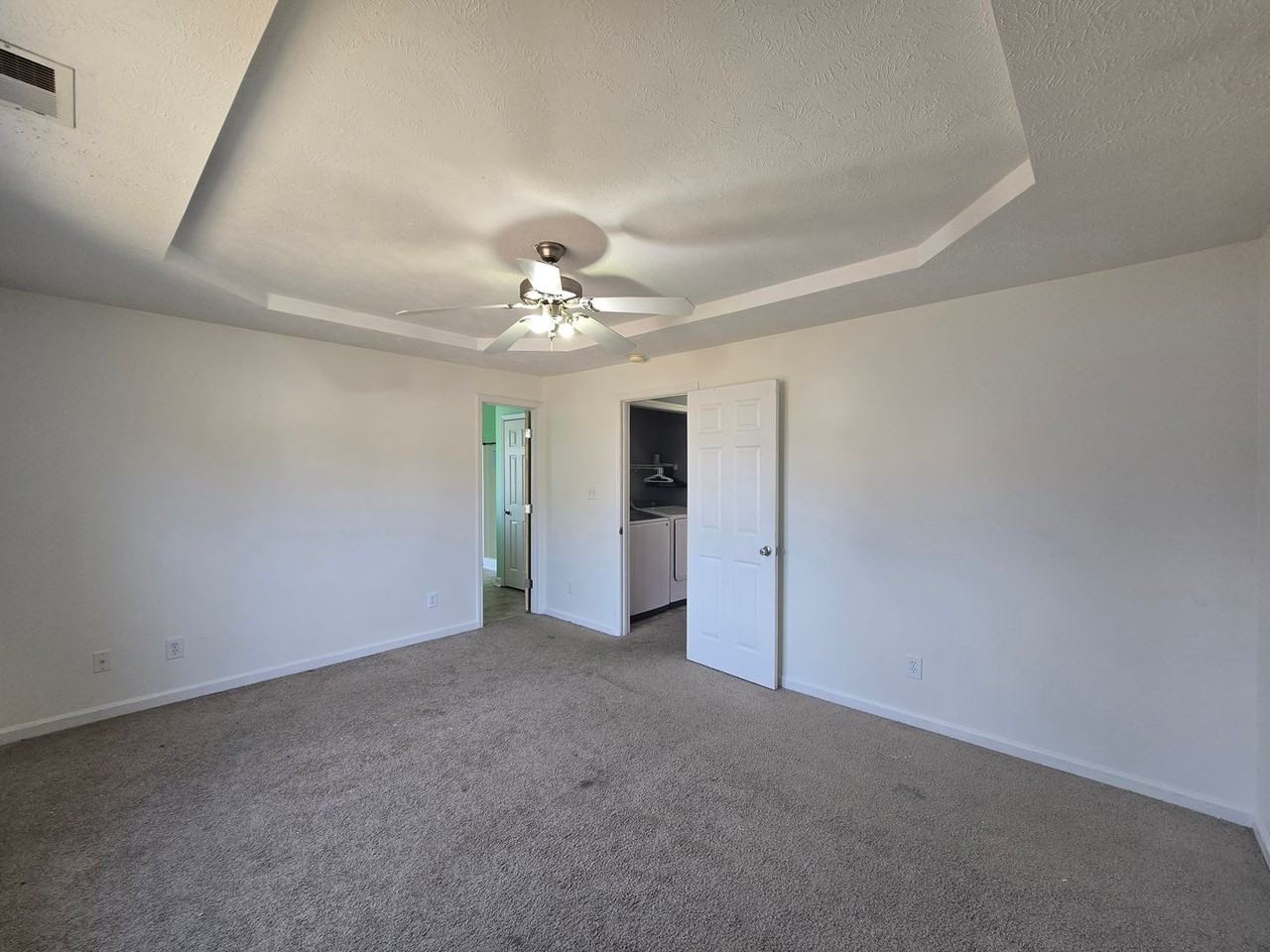 122 Blue Water Dr - Photo 6 of 17