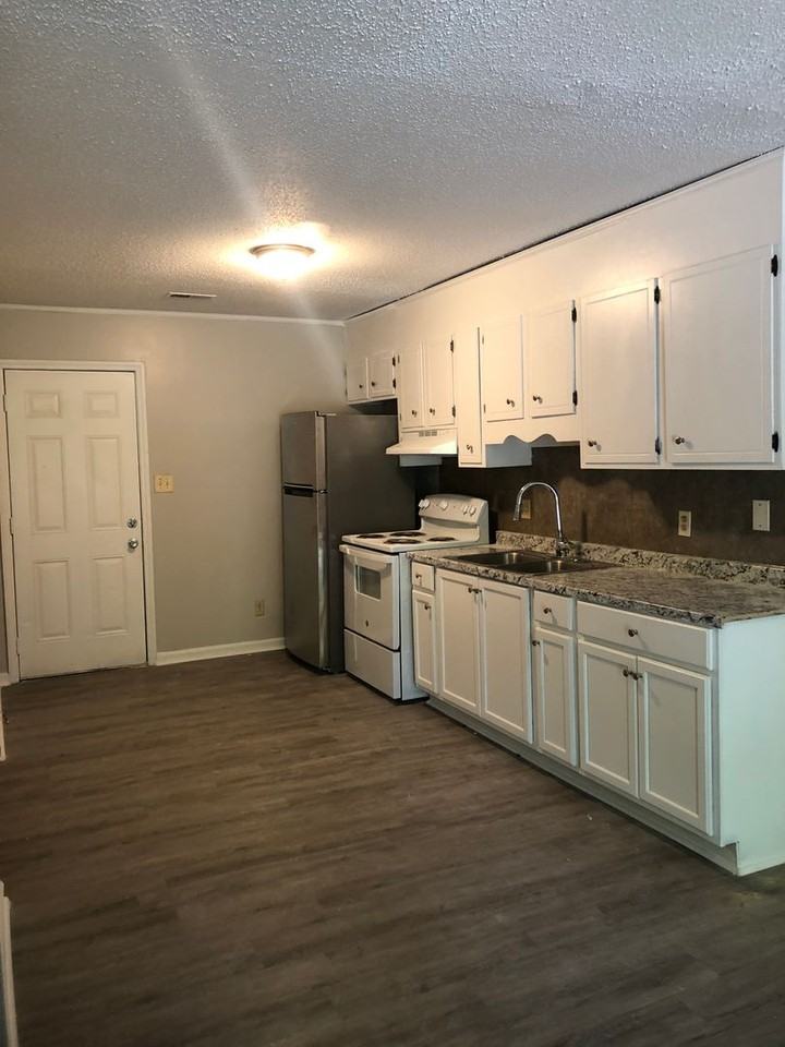 1310 Linwood Rd - Photo 2 of 11