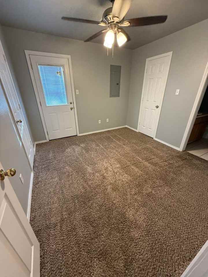 1104 N 46th St - Photo 4 of 10