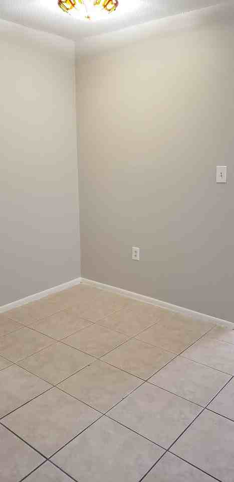 525 Conway Rd - Photo 4 of 28