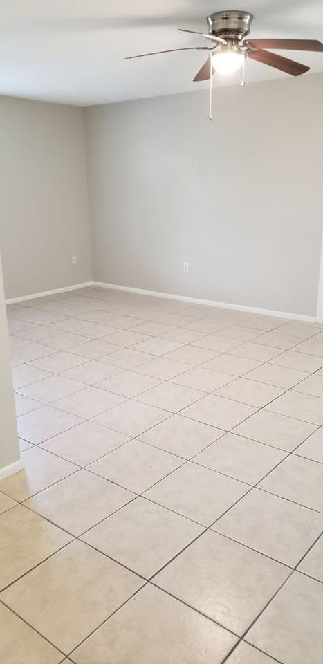 525 Conway Rd - Photo 6 of 28