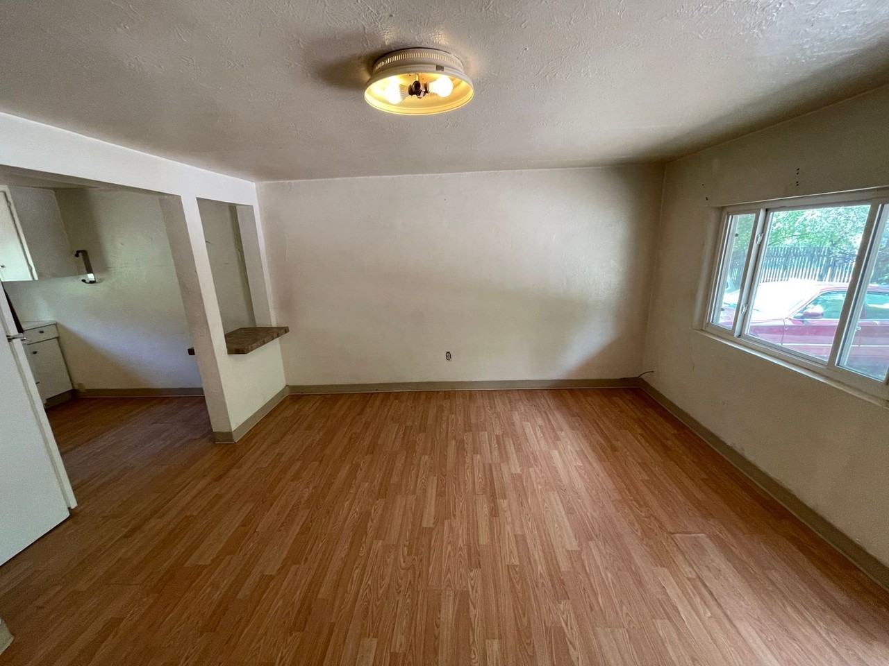 Royal Arms - Photo 5 of 16