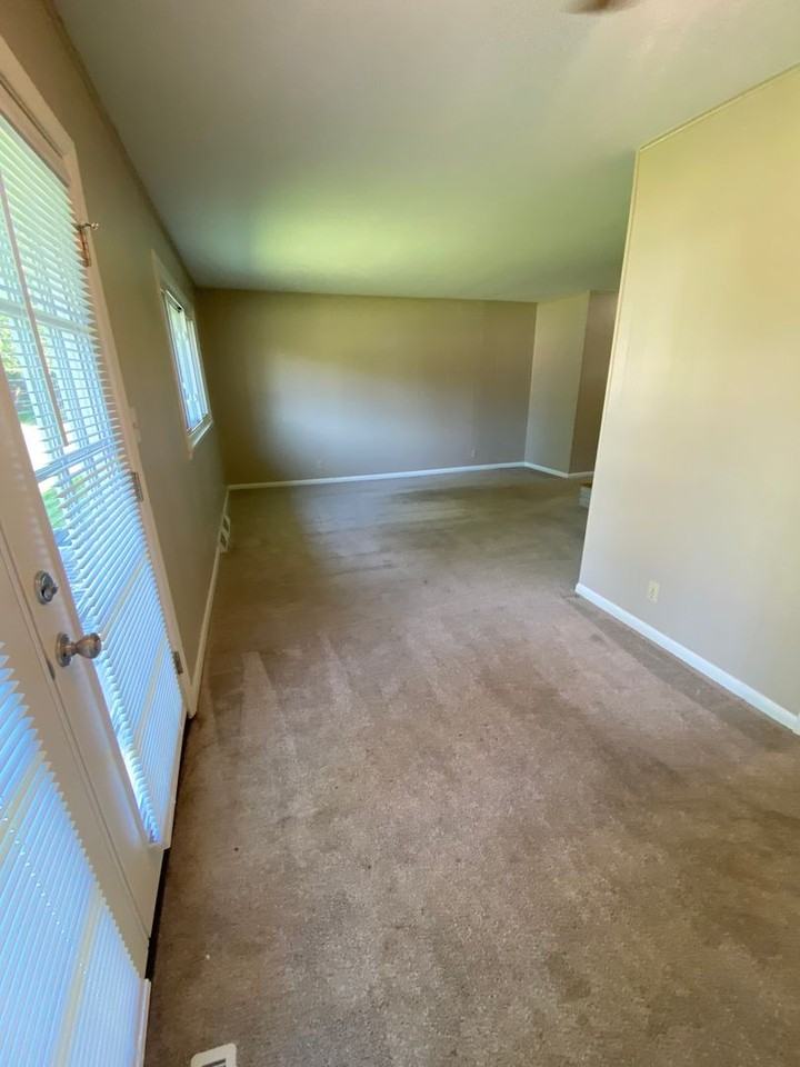 1953 S Missouri Ave - Photo 7 of 18