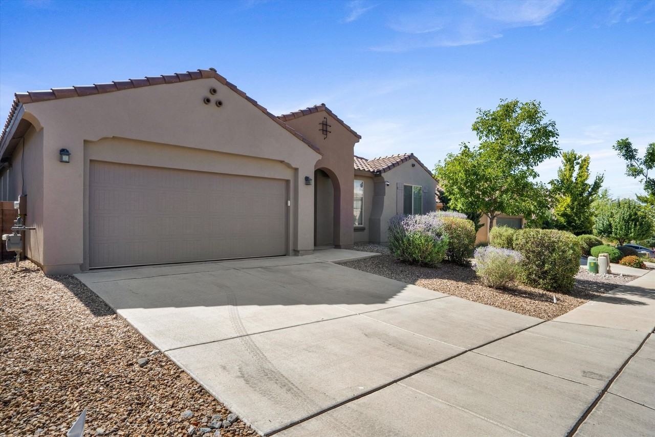 3209 Walsh Loop Se - Photo 2 of 39