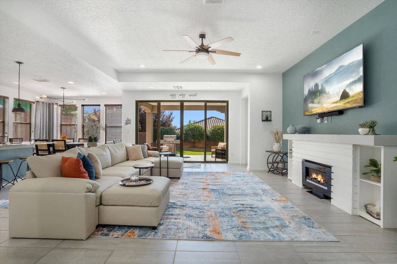 3209 Walsh Loop Se - Photo 6 of 39