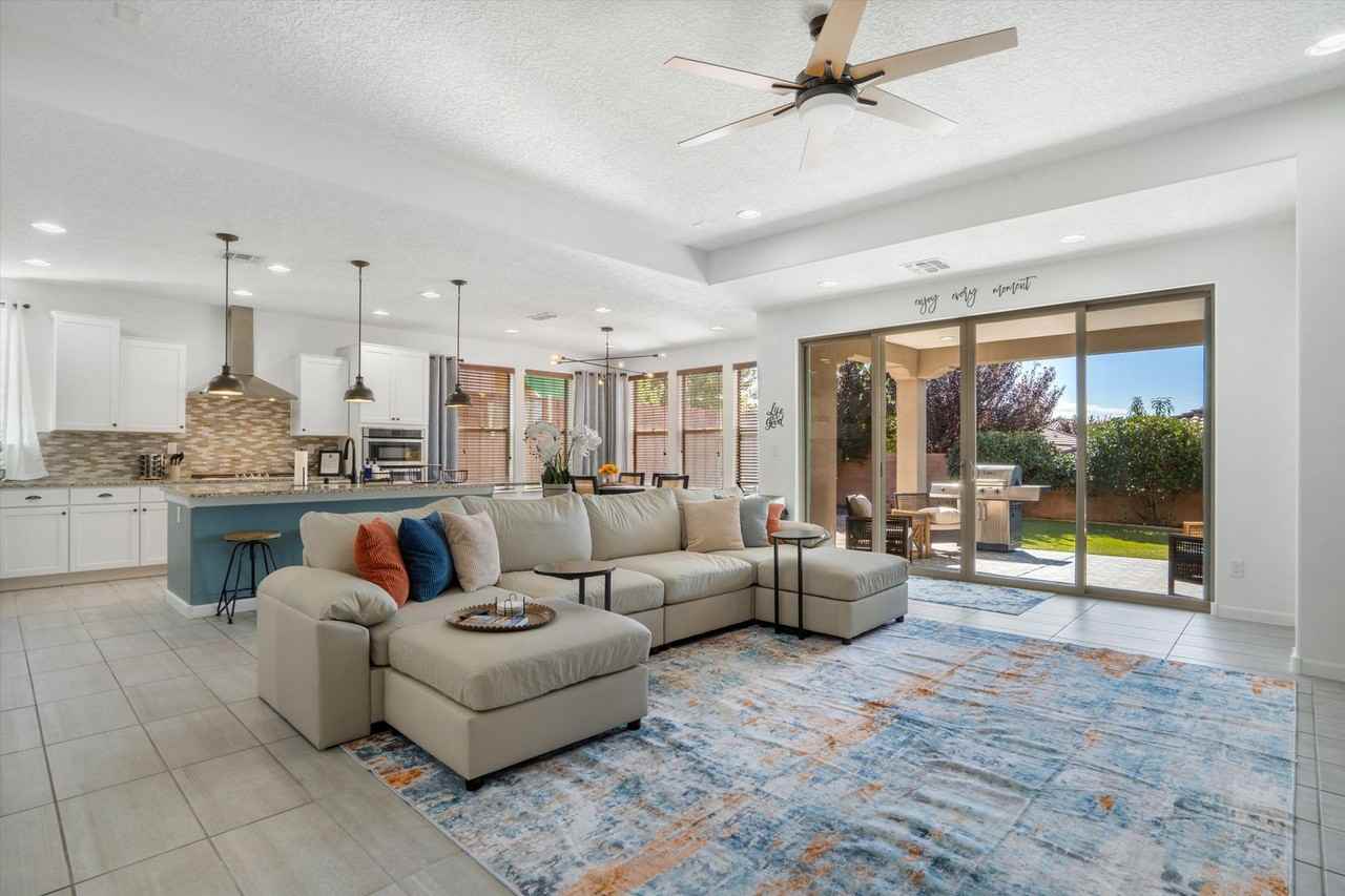 3209 Walsh Loop Se - Photo 7 of 39