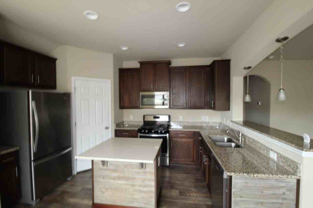 420 Callahan Ln - Photo 3 of 14