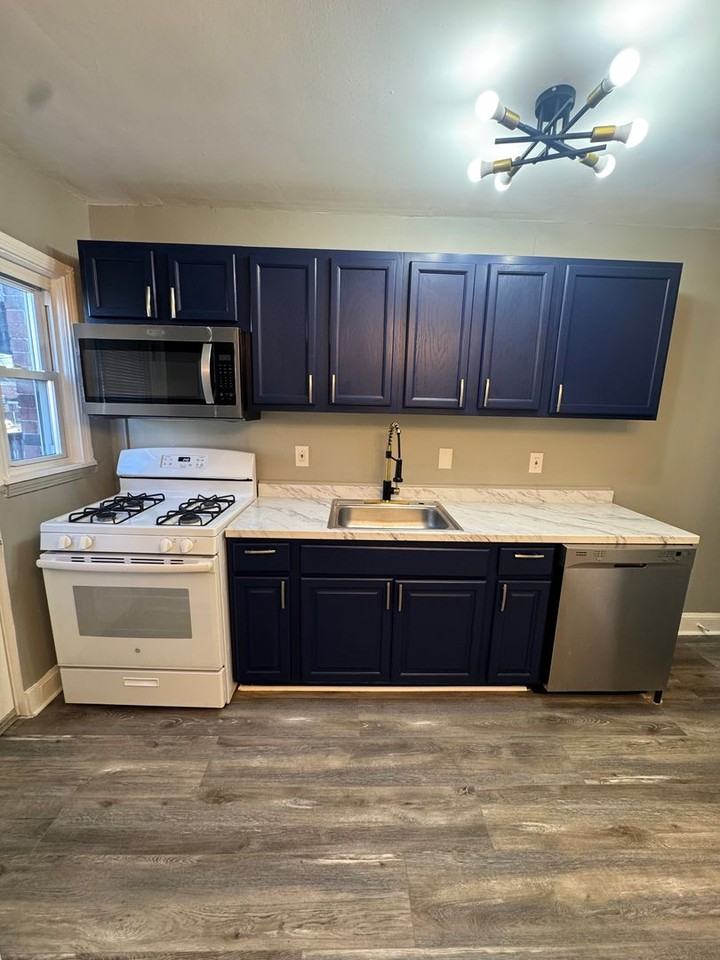 1415 Broening Hwy - Photo 3 of 10