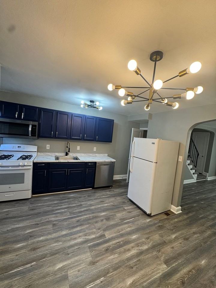 1415 Broening Hwy - Photo 4 of 10