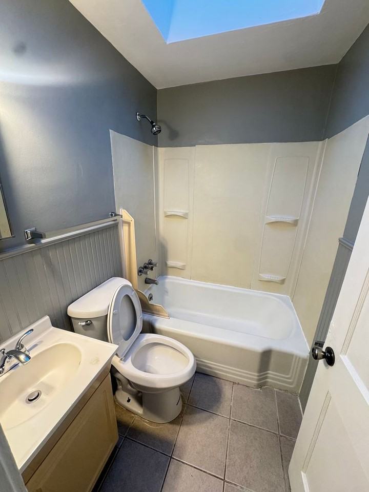 1415 Broening Hwy - Photo 7 of 10