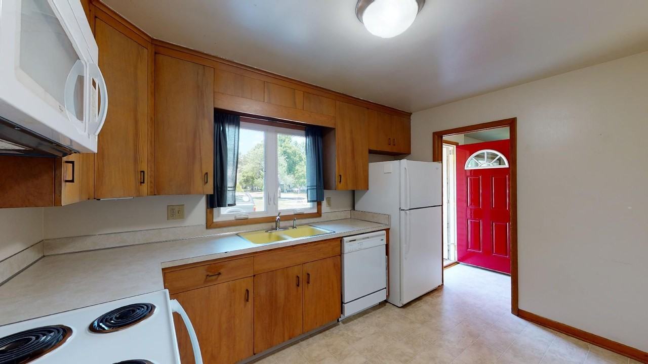 713 Stanton Ave - Photo 5 of 16