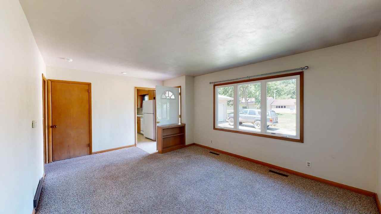 713 Stanton Ave - Photo 7 of 16