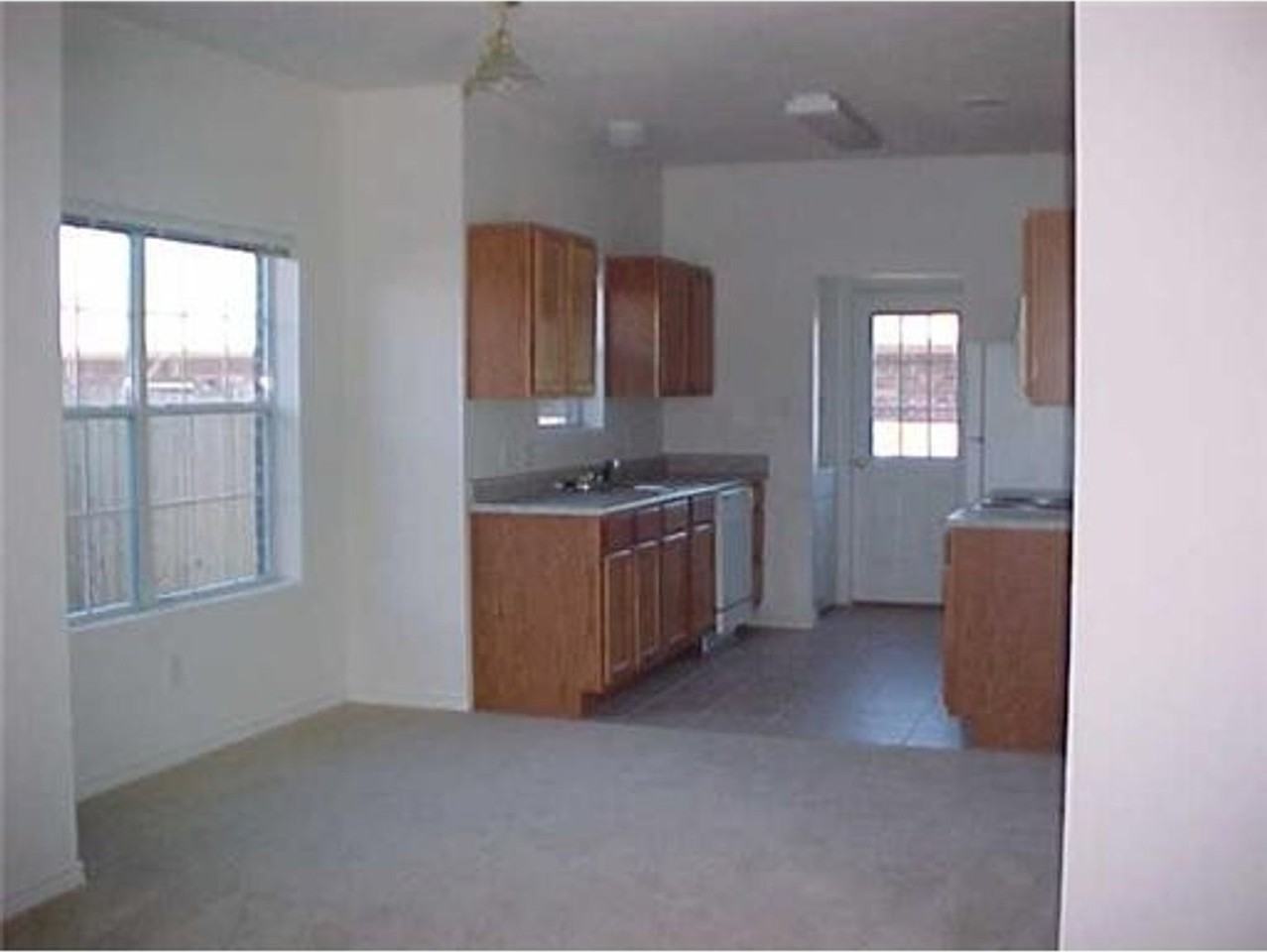 2303 Berger Dr - Photo 5 of 7