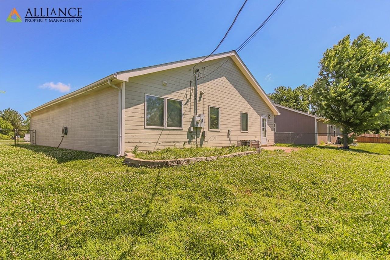 216 Kopp Dr - Photo 2 of 26