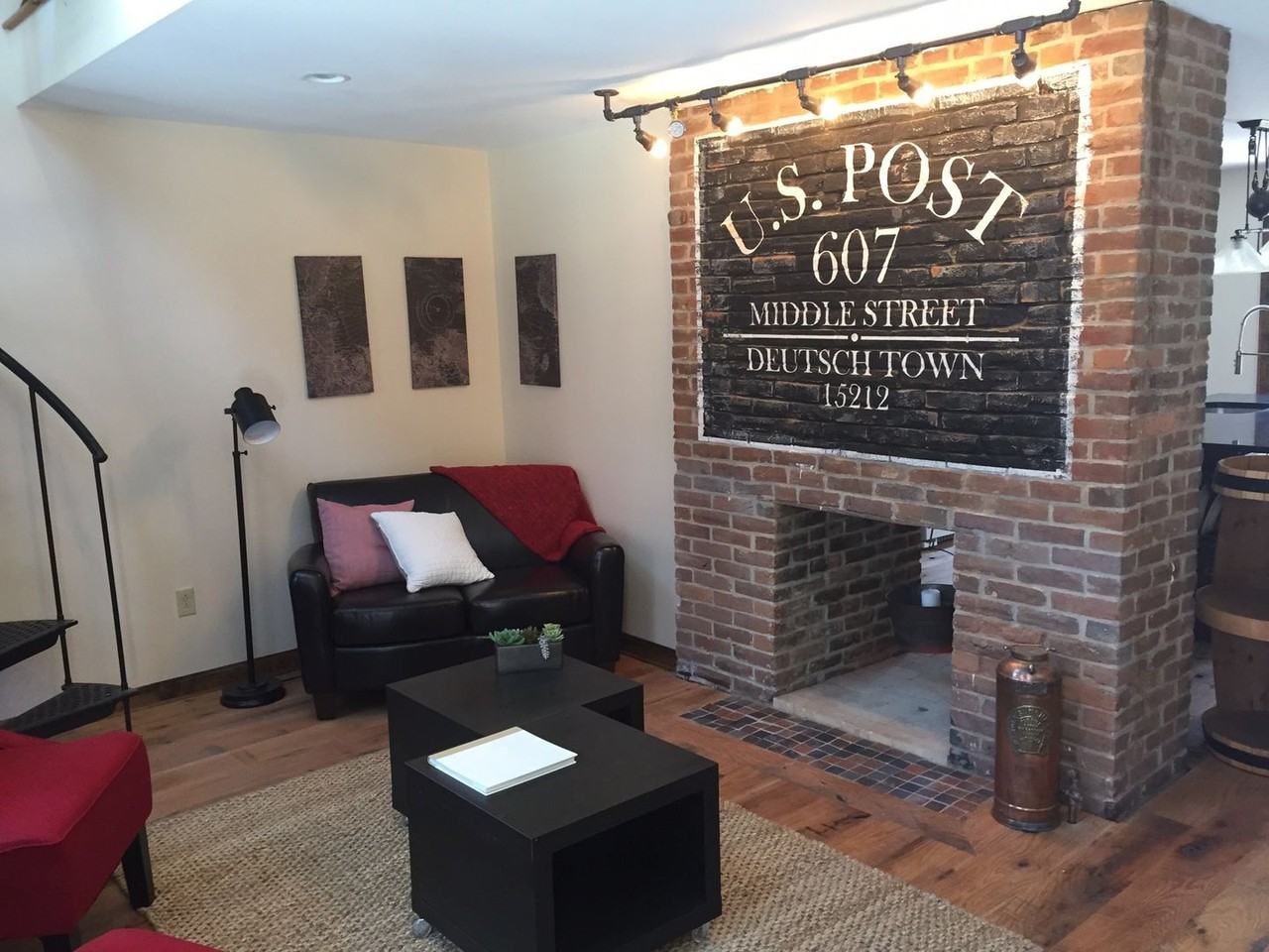 607 Middle St - Photo 2 of 37