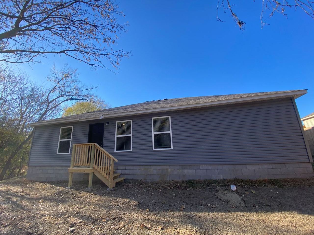 208 Cooper St - Photo 7 of 21