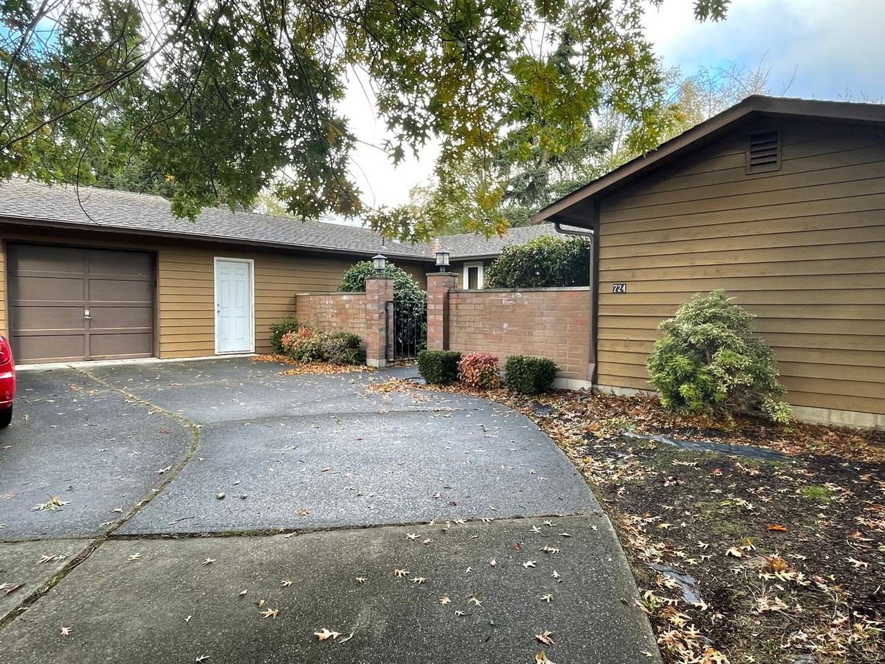 724 Sw 2nd Ave - Photo 3 of 21