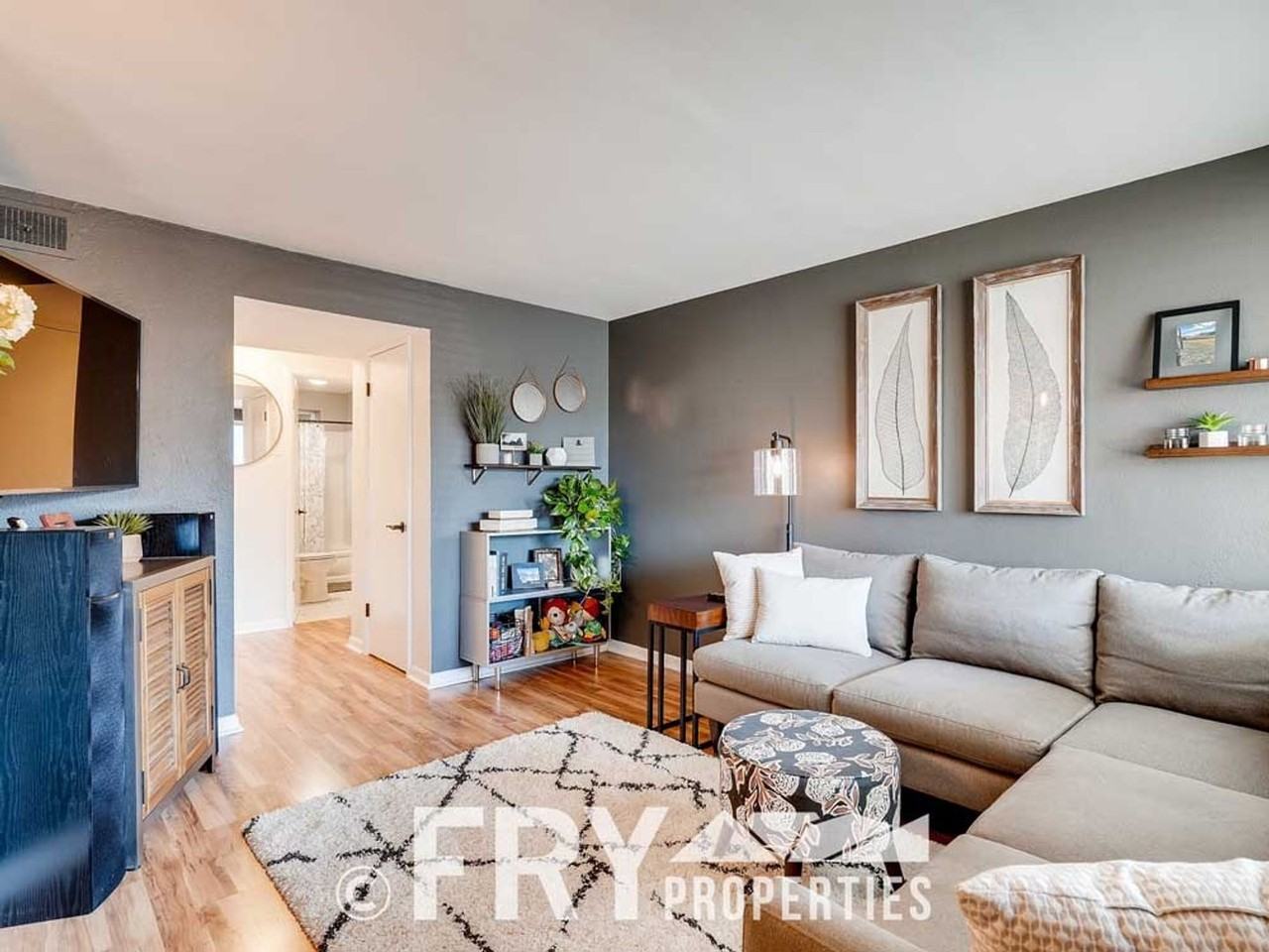 3217 Newton St - Photo 3 of 11