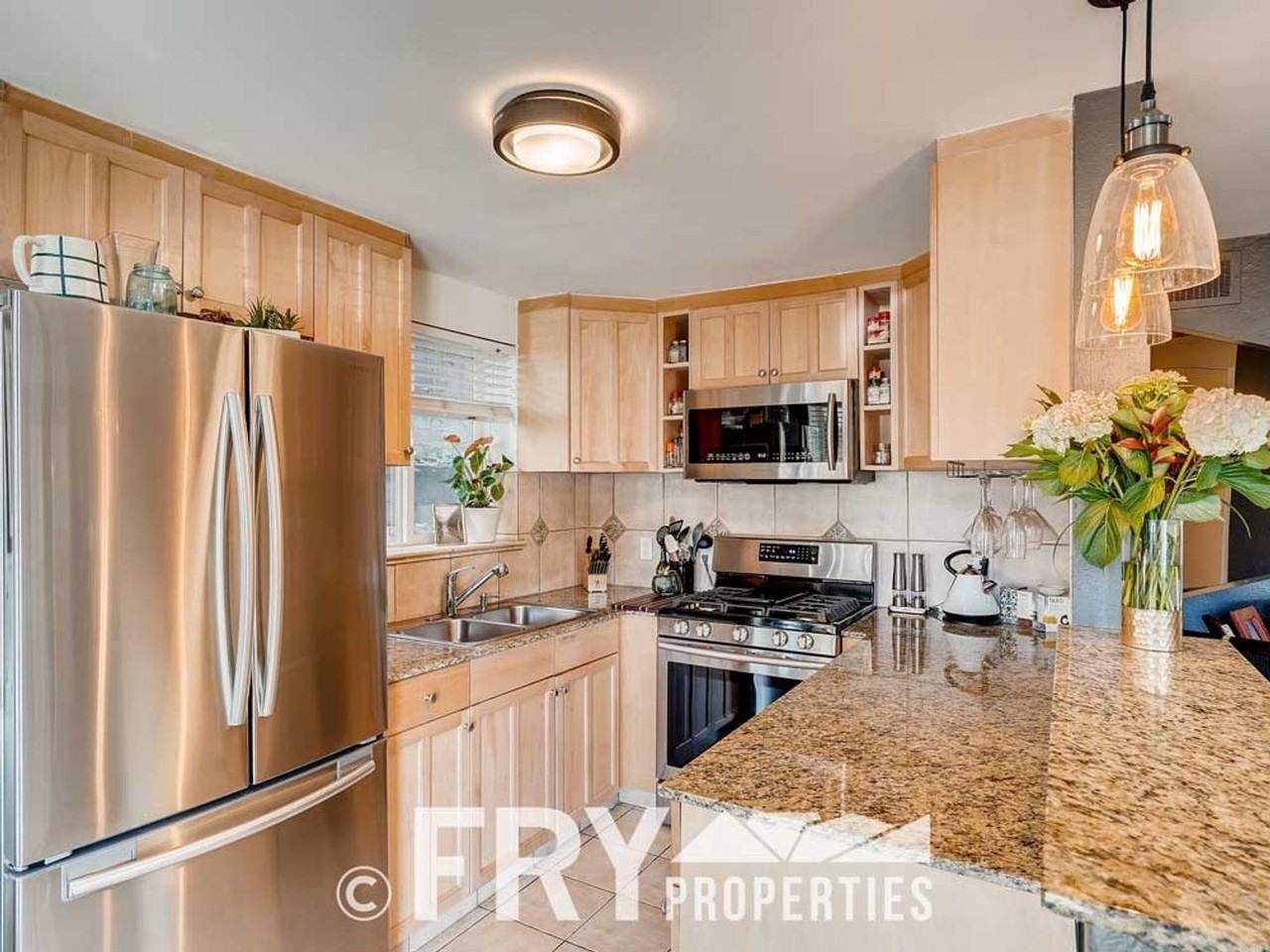 3217 Newton St - Photo 7 of 11