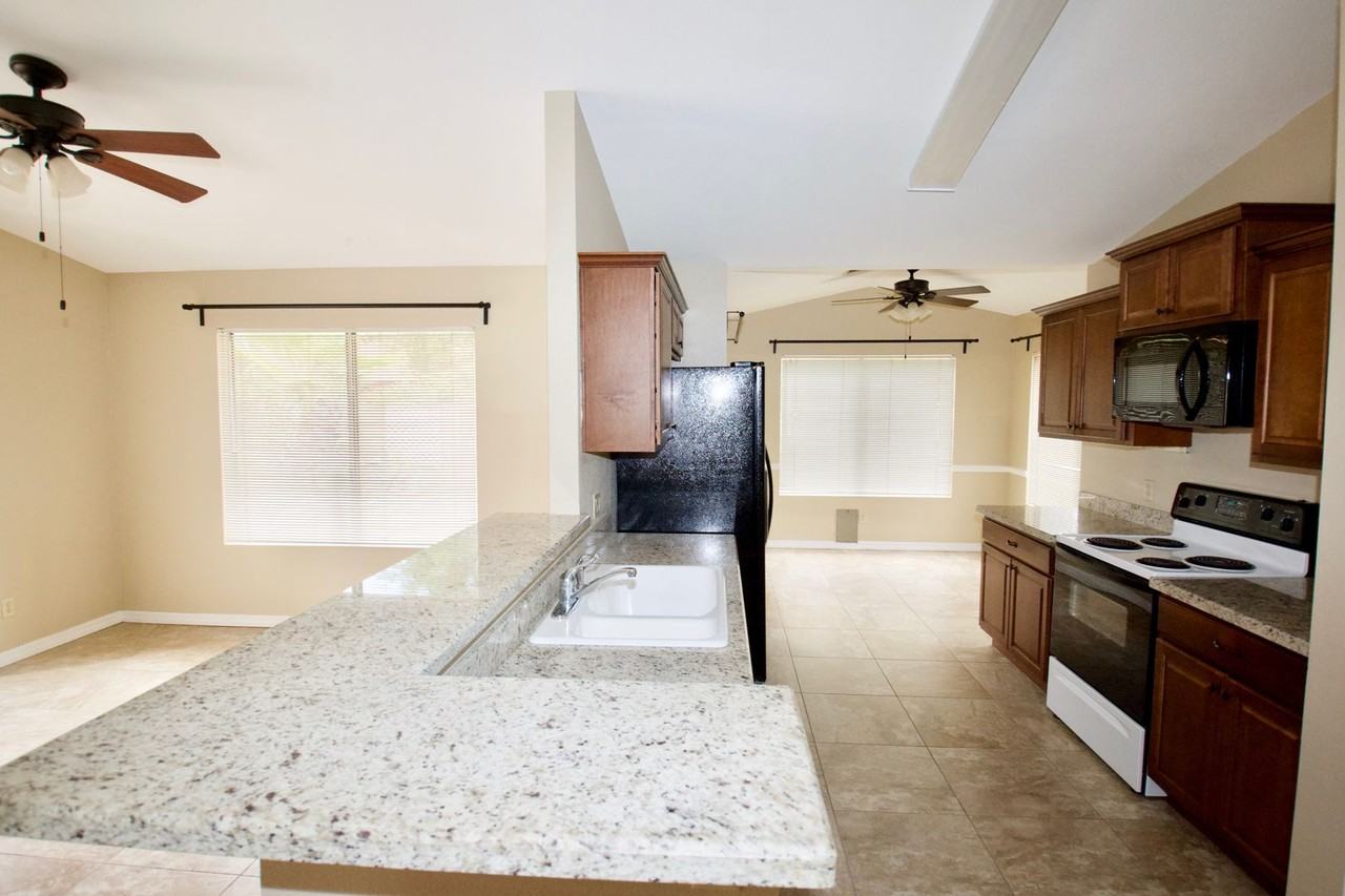 4153 W Park Ave - Photo 6 of 17