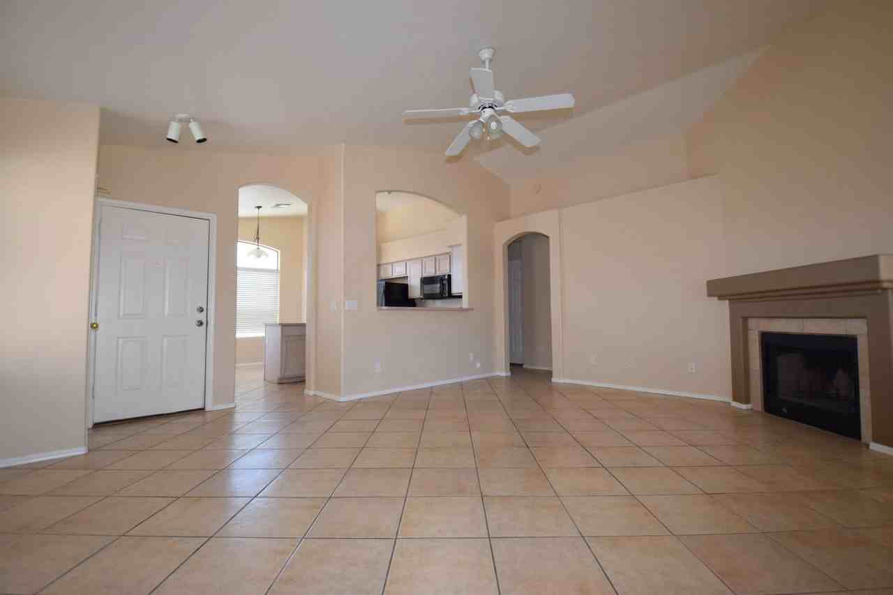 1782 E Pinto Dr - Photo 3 of 15