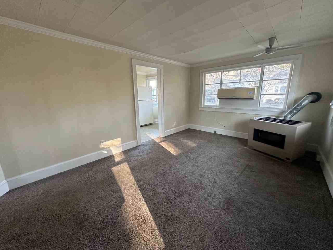 117 Casey St - Photo 4 of 17