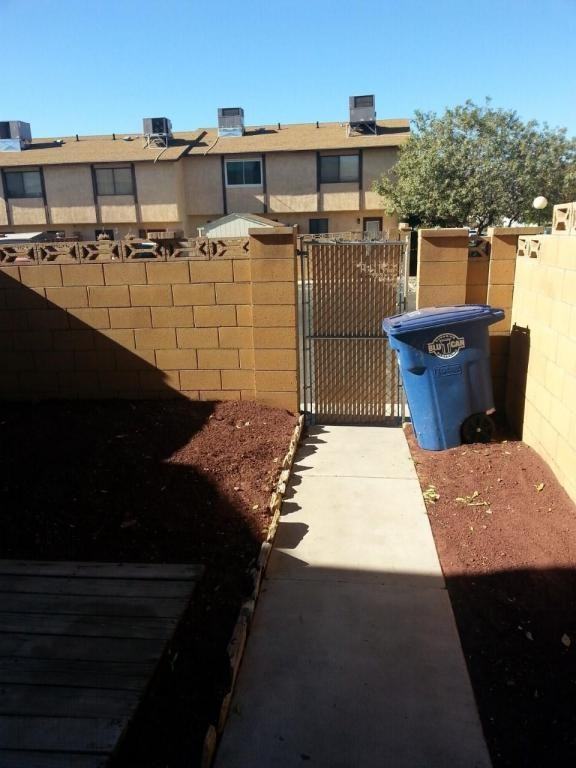 1015 N 1725 W - Photo 4 of 26