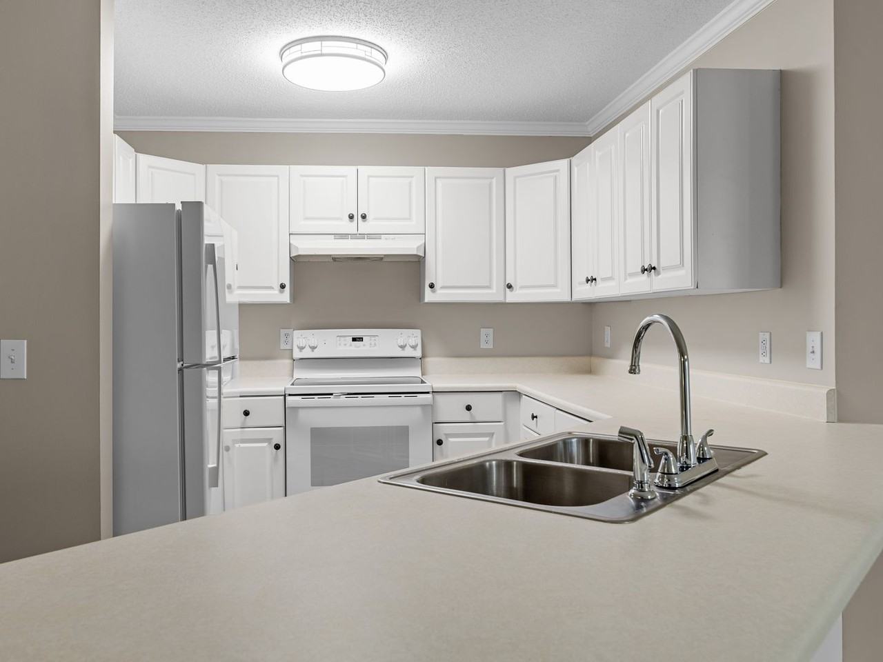 8 Whitfield Way - Photo 7 of 22