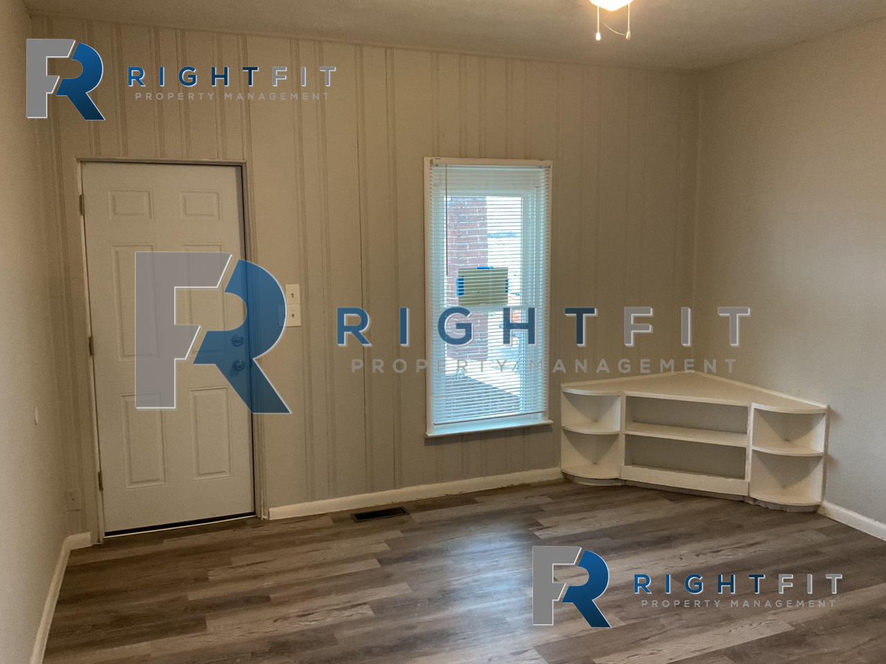 809 Maple St - Photo 3 of 9