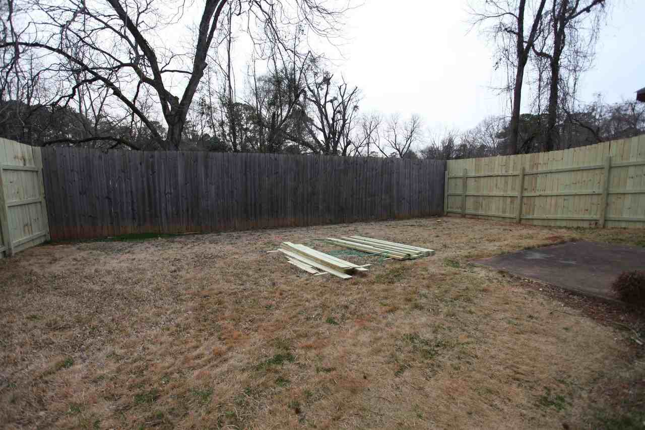 114 Lacosta Cir - Photo 6 of 7