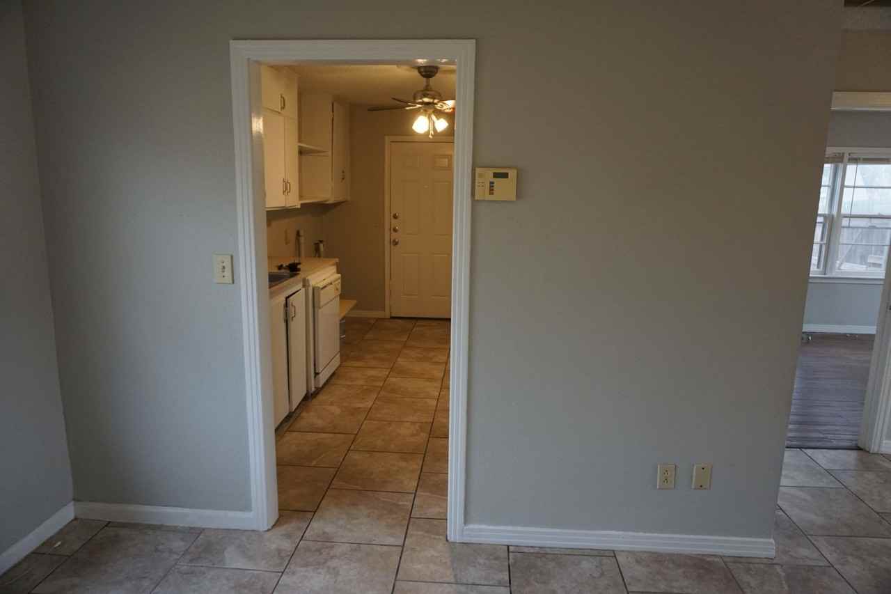 4109 31st St - Photo 3 of 10