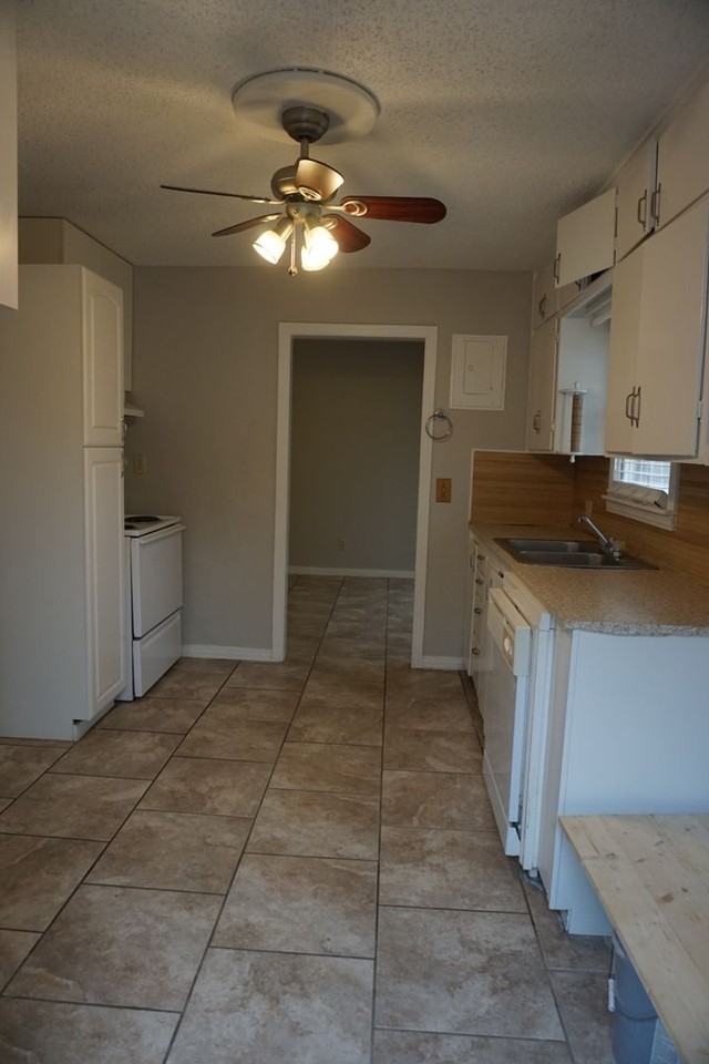 4109 31st St - Photo 4 of 10