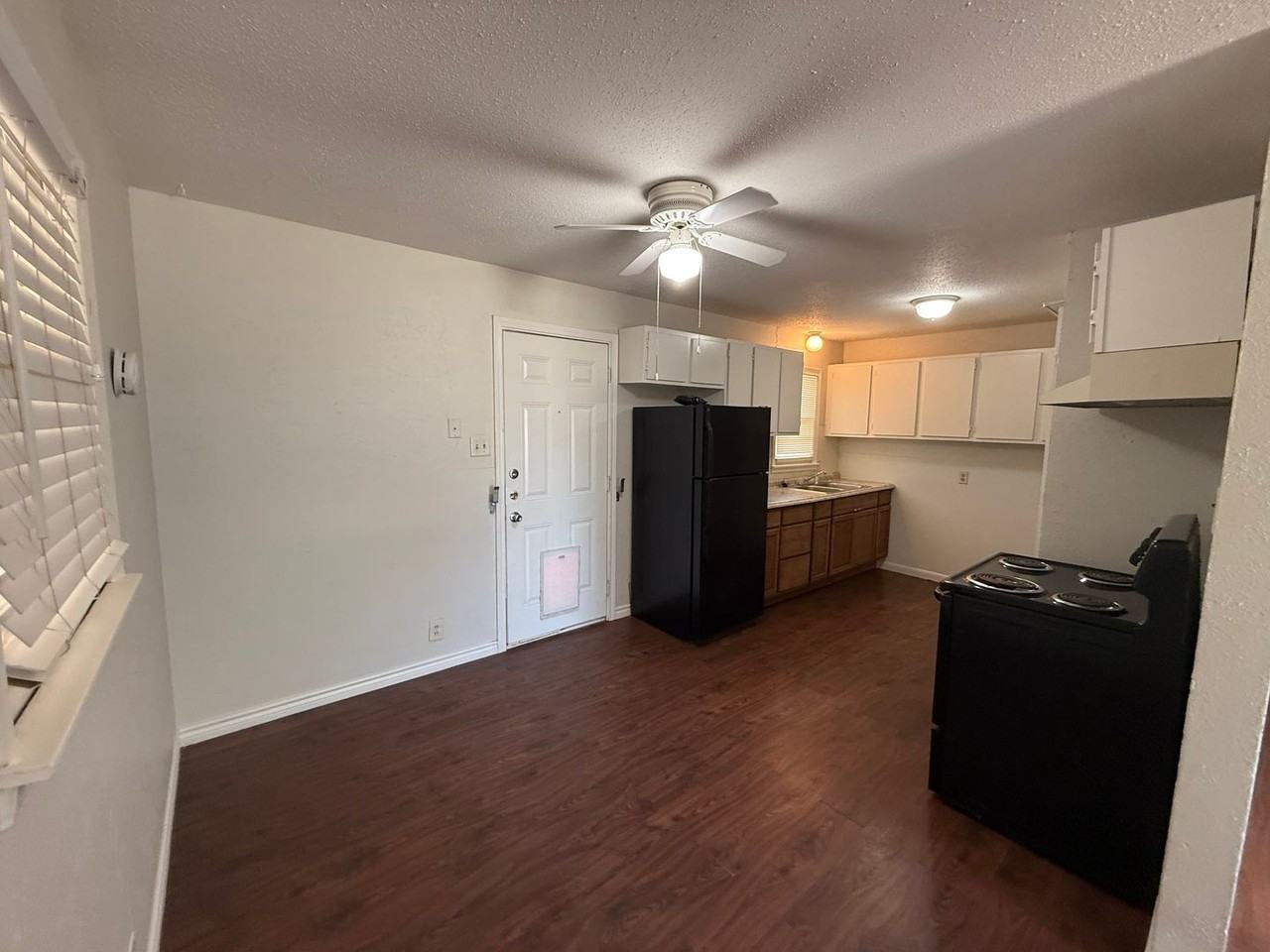 3106 37th St - Photo 4 of 10