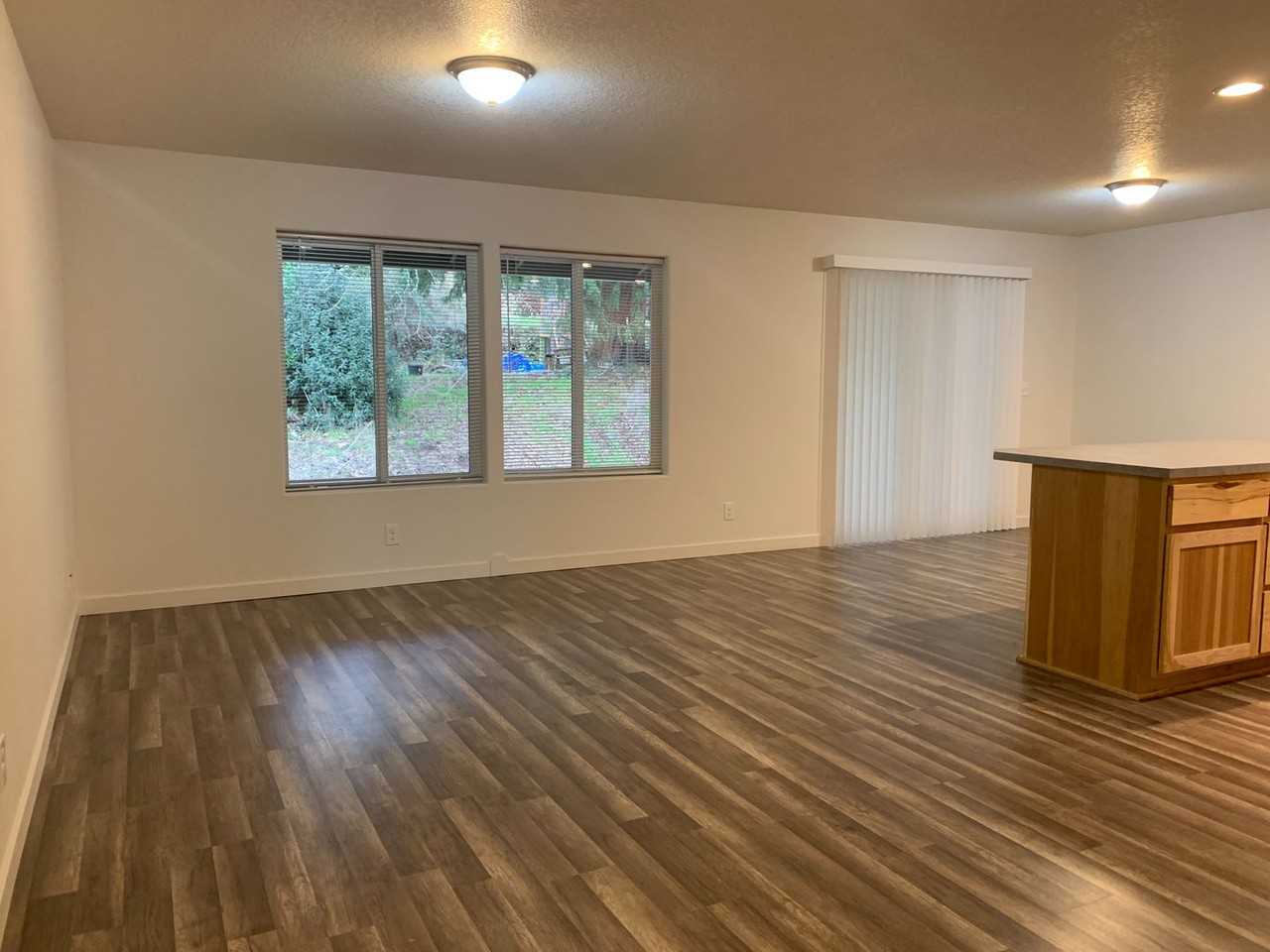 324 Holly Blvd - Photo 4 of 24