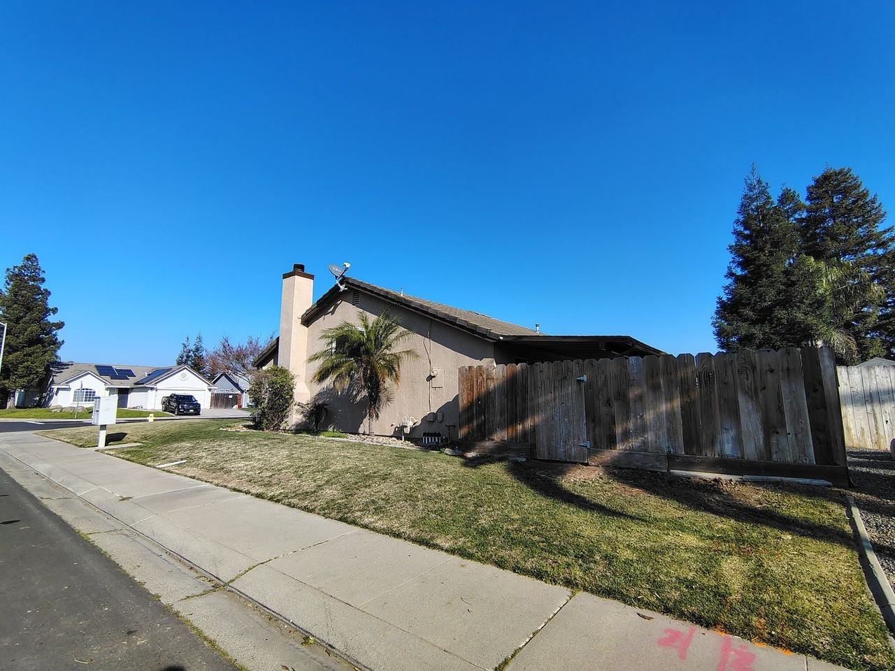 2218 Heritage Manor Dr - Photo 3 of 19