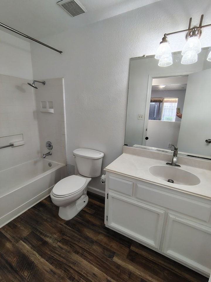 2218 Heritage Manor Dr - Photo 7 of 19