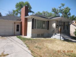 featured image of 910 Steele St