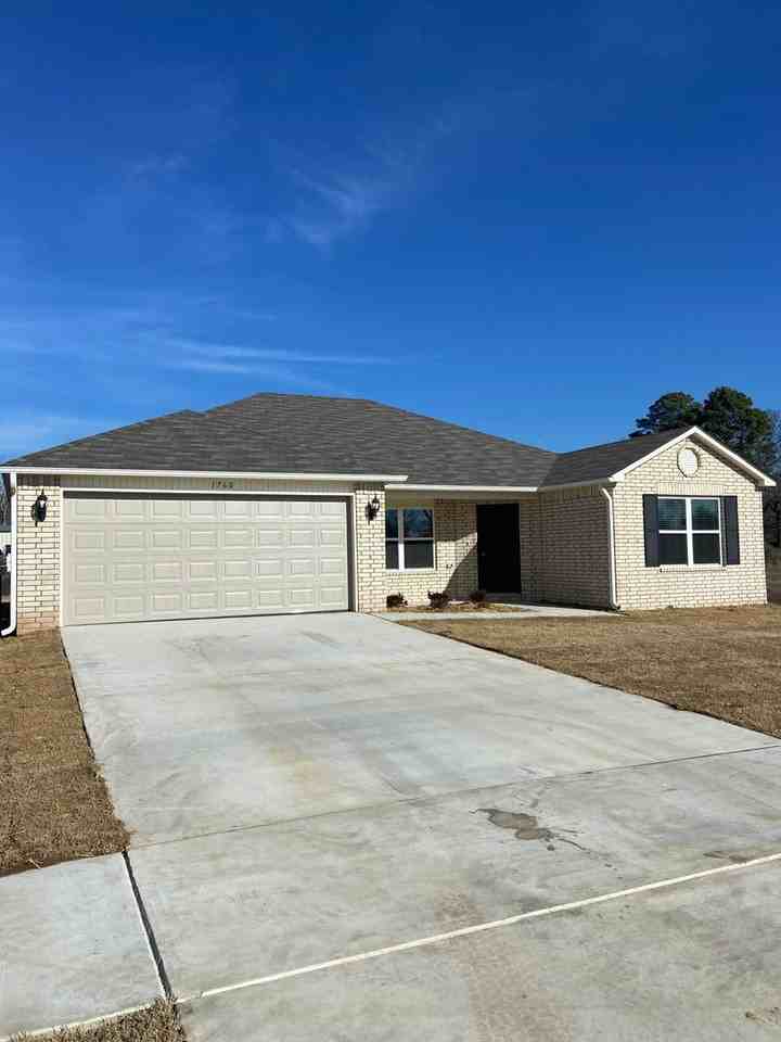 1760 Ryder St - Photo 4 of 21