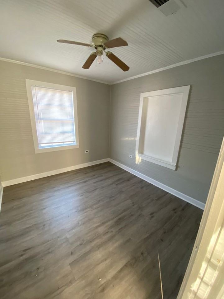 222 Cenac St - Photo 4 of 12