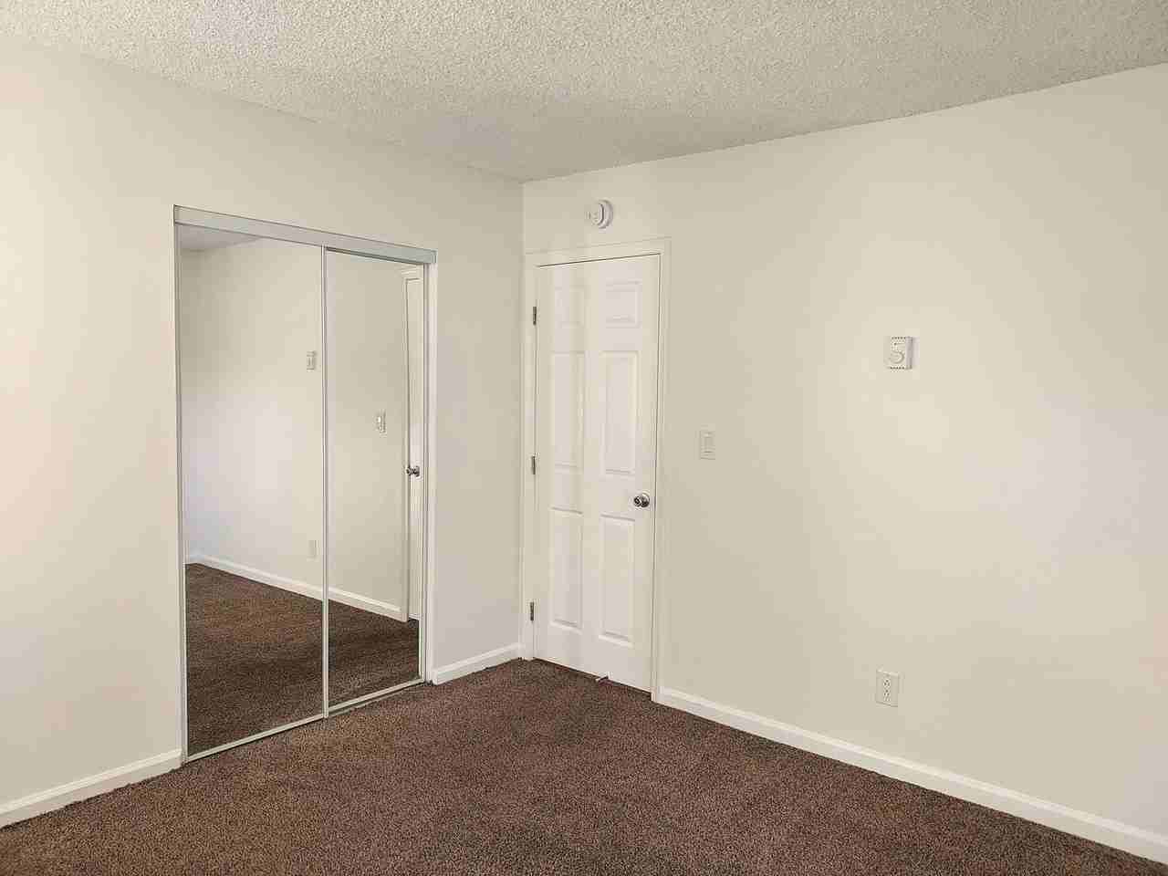 210 Quintard St - Photo 5 of 21