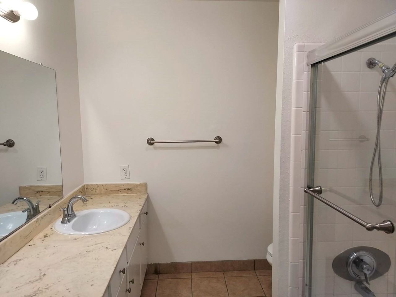 210 Quintard St - Photo 6 of 21