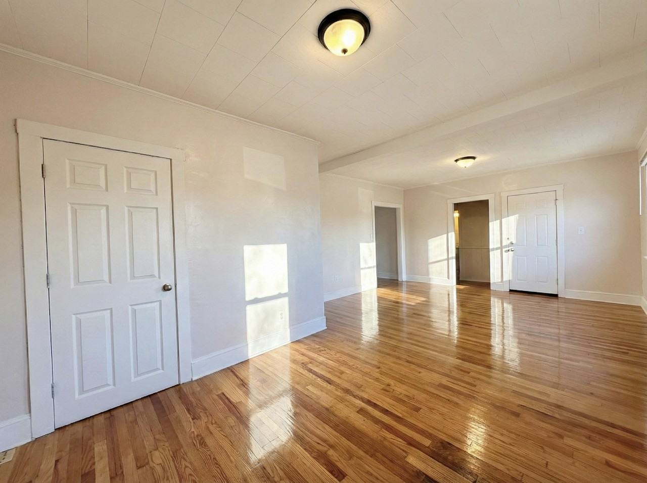 45 Slater St #1 - Photo 3 of 16