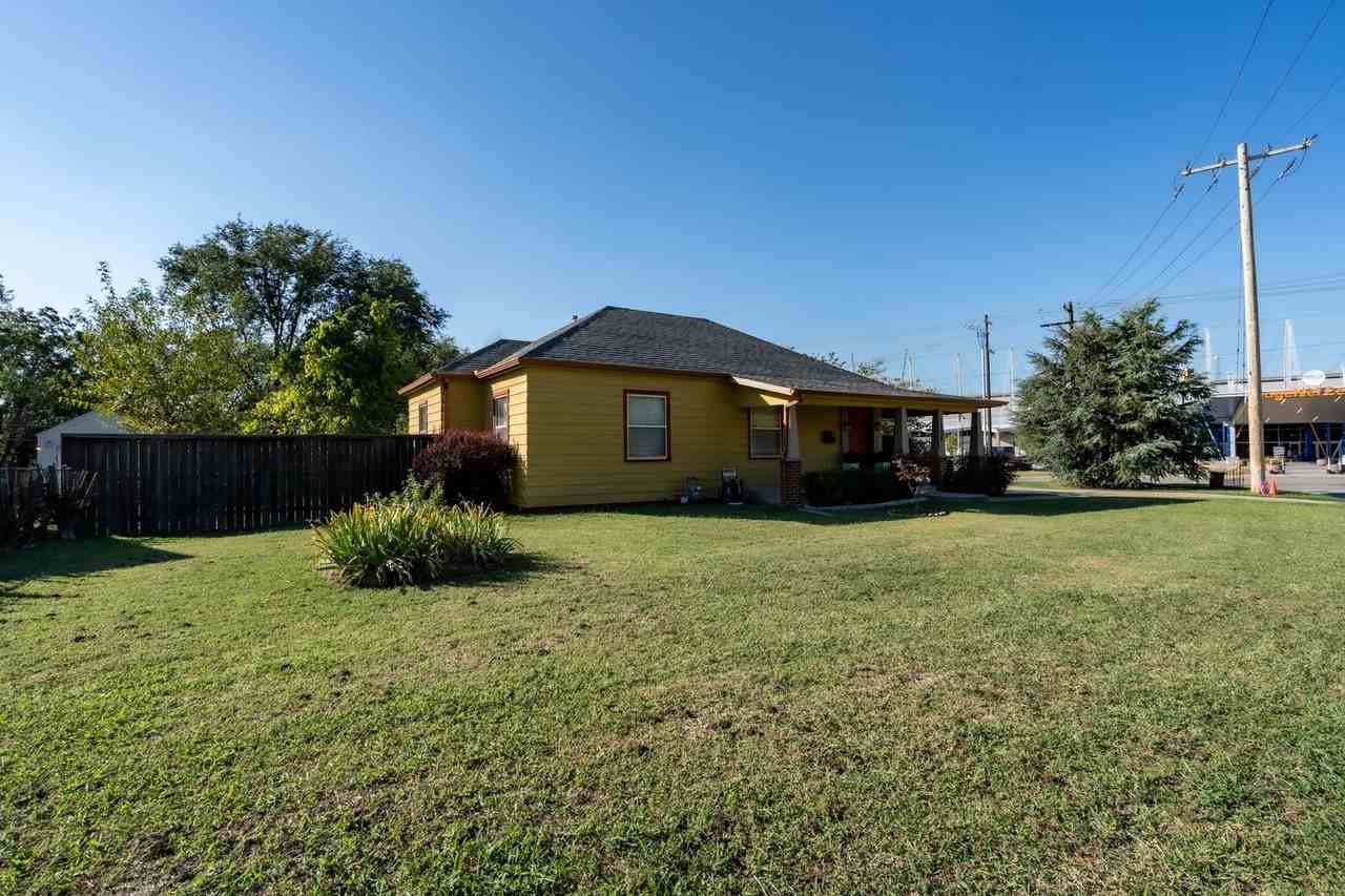 2106 S Oswego Pl - Photo 4 of 19