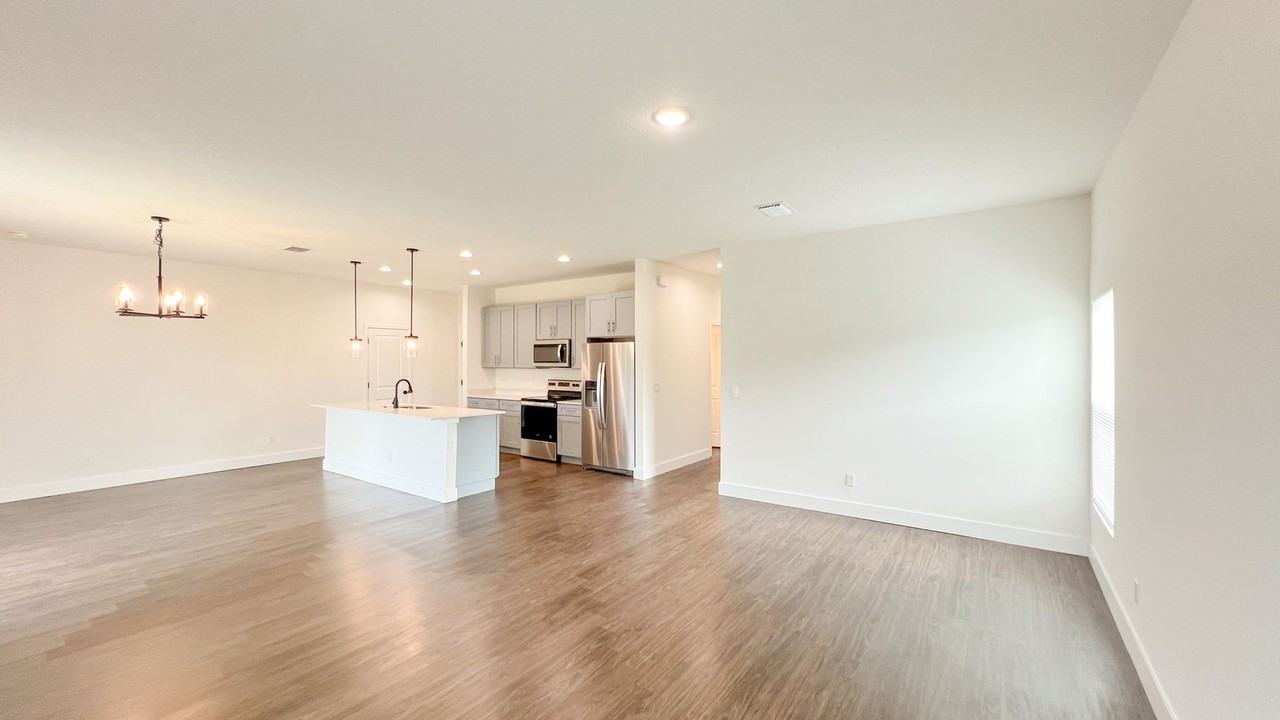 905 Toluca St Se - Photo 6 of 36