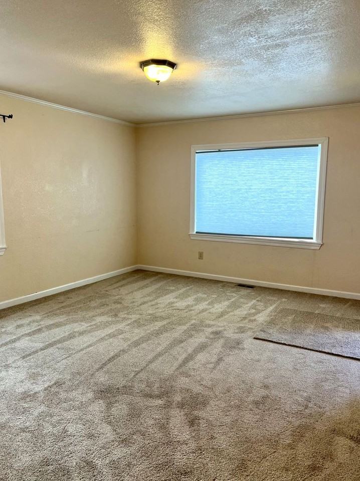 126 Olympic Ave - Photo 5 of 26