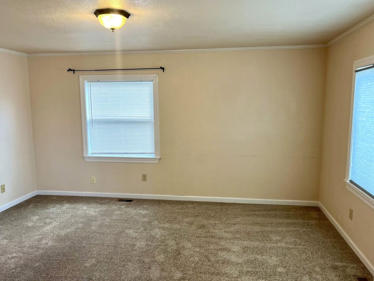 126 Olympic Ave - Photo 6 of 26