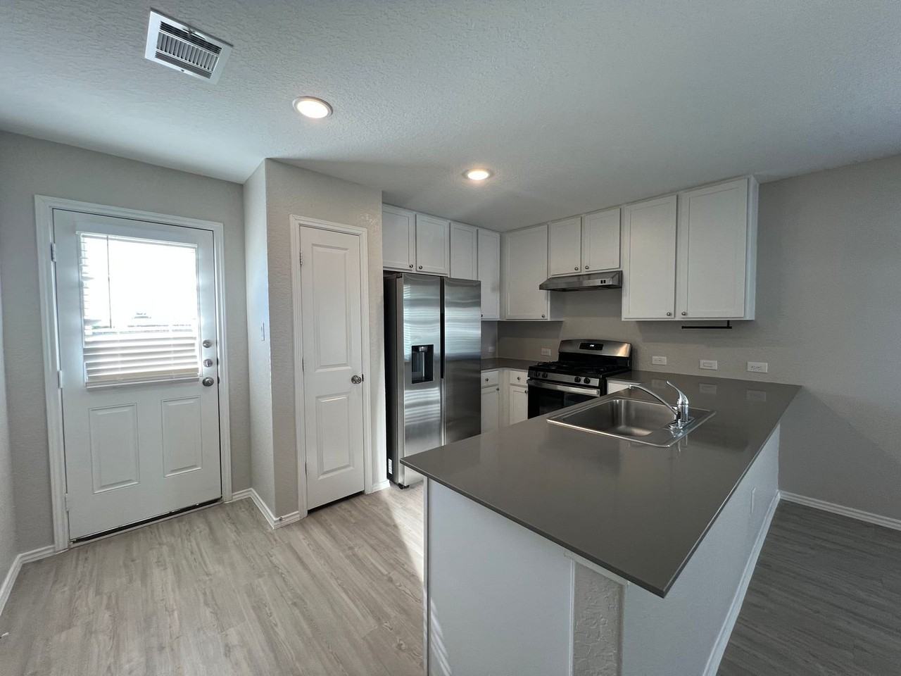 161 Kayden Ct - Photo 5 of 19