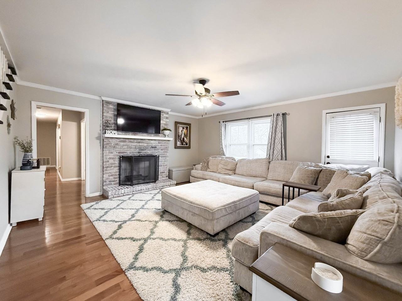 3 Stonehaven Ct - Photo 5 of 50